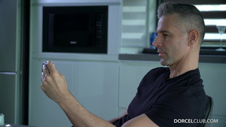 Скандальный разоблачающий секс-ролик с неверной девушкой