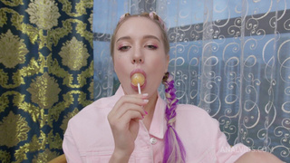 Эпичное прощание с девственностью – 18 лет и первый раз в попу