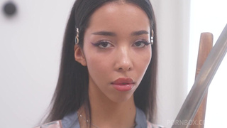 Жесткий гэнгбэнг с тройным проникновением: русская красотка в диком адреналине