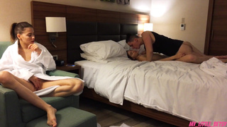 Уставшая от измен, она решает сама сесть на член