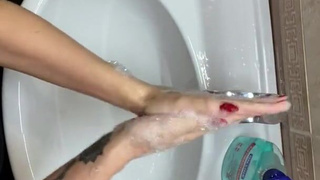 Взрывной оргазм и мокрая киска в FullHD