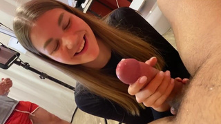 Страстная дрочка между дублями – горячее видео за кадром