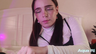 Страстный минет от юной школьницы в эксклюзивном видео