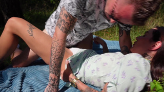 Горячий лесной секс: Ghomestory исполняет давнюю мечту с парнем