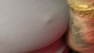 blowjob in the fitting room of the store next to the security guard! Public sex.mp4