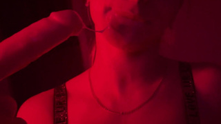 Beauty Vik1One shows how to do blowjob.mp4