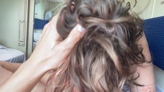 Жесткая дрочка и трах в поезде