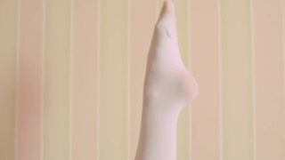 Горячее видео: мастурбация с сочными деталями