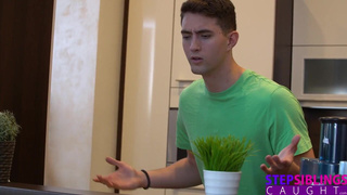 Горячие семейные узы — кто кончит первым?