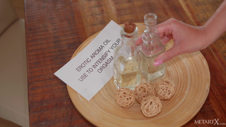 Mia Trejsi - Body Oil Orgasms 2: Горячий массаж с маслом и дикий оргазм