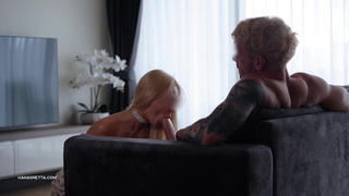 Страстный секс в жестком стиле: она сопротивлялась, но кончила от мощных толчков