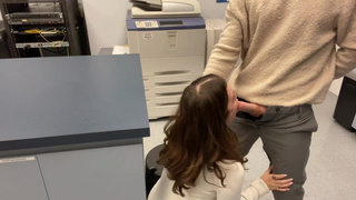 Новогодний разврат в офисе — коллеги в шоке