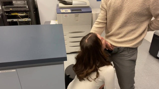 Новогодний разврат в офисе — коллеги в шоке