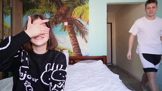 Сочные сиськи в деле – страстный минет и горячий секс с сестрой