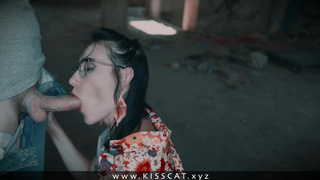 Заброшки и страсть: жесткий секс в забытых местах