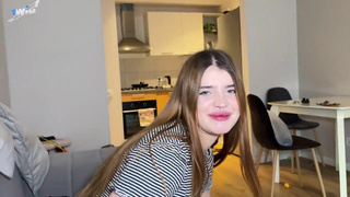 Соседка разошлась после пары бокалов — просит жёстко в раком