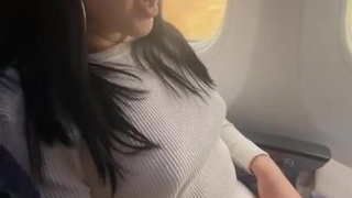 Игра с риском: кончаю в трусики при всех