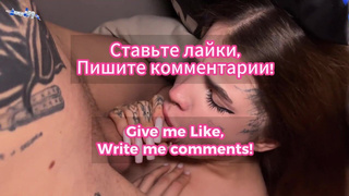 Соблазнительная красотка показала сиськи и получила горячую нагрузку в лицо