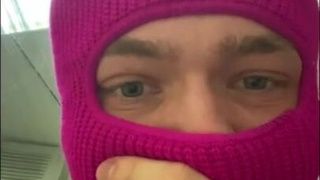 Стримерша отомстила вору в прямом эфире — жесткая расплата за наглость