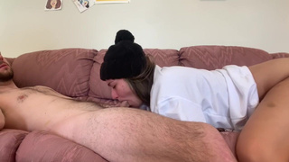 Первый раз сквирта с папой: дочка кончает от его руки