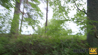 Пьяный сон и горячая лесная измена: рыжая страсть на природе