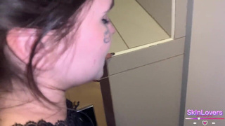 Страстные любовники не остановились — жесткий трах в общественном месте