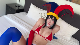 Свитти Фокс в роли дерзкой порно-клоунессы – яркий косплей и страстные игры