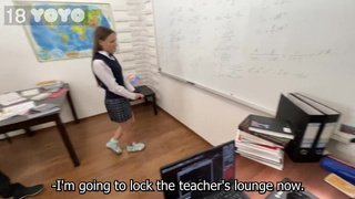 Запретная пара: студенты и учитель в откровенном видео
