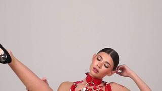 "Обцелованная с ног до головы" - откровенное видео для истинных ценителей