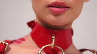 "Обцелованная с ног до головы" - откровенное видео для истинных ценителей