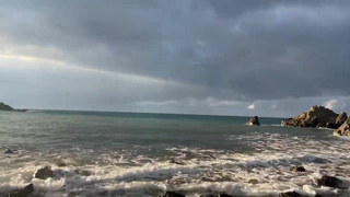 Друзья застукали за горячим на пляже – теперь групповуха неминуема!