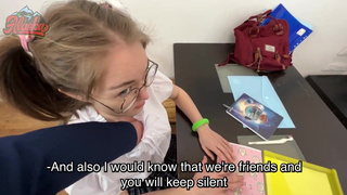 Студентка платит кремпаем за экзамен – горячая ночь с преподавателем