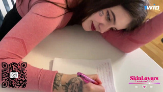 Непослушная ученица получила по заслугам — горячее наказание от строгого препода