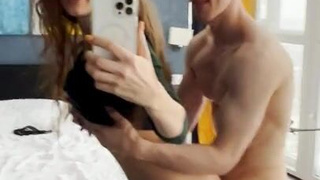 Секс с курьером влоге: горячий разврат на камеру