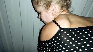 Секс на улице: спонтанная близость с горячей телкой