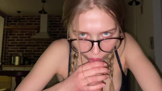 Страстный студенческий разврат: отсос за правильные ответы