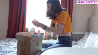 Сосед застал меня за дрочкой и вставил — кончила мгновенно!