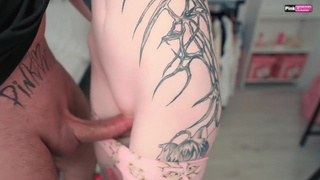 Член потёрся и кончил в трусики — целка осталась нетронутой, а брат в восторге