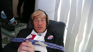 Куколд связан, а жена наслаждается черным любовником