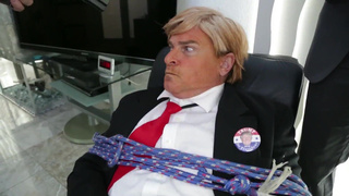 Куколд связан, а жена наслаждается черным любовником