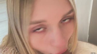 Раздвинула ножки и получила мощный оргазм