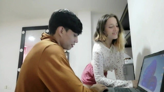 Горячий разряд после страсти: кончи на лицо как босс