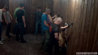 Горячий адреналин в борделе мечты – сможешь выдержать такой накал?