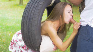 Горячий отдых на природе: жесткий трах и сладкий камшот в ротик
