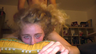 Горячий домашний секс с страстной кошечкой - Maryjane Auryn