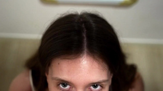 Горячее видео с глотанием спермы