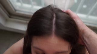 Неожиданный отсос от горячей соседки – соль и страсть