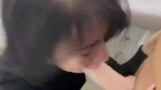 Шальная администраторша отработала ртом и киской