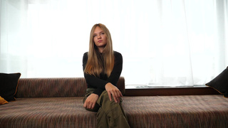 Ирина Кейдж покоряет два огромных члена в страстном порно-испытании