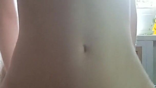 18тилетняя в позе наездницы